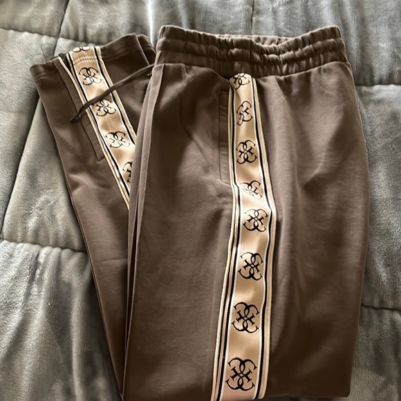 Guess sweats - Picture 2 of 5